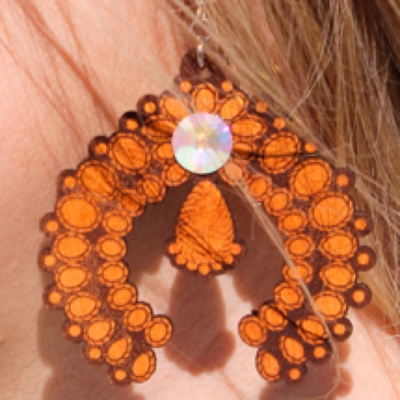 Leather Earrings Squash Blossom Tooled Western - Picture 2 of 2